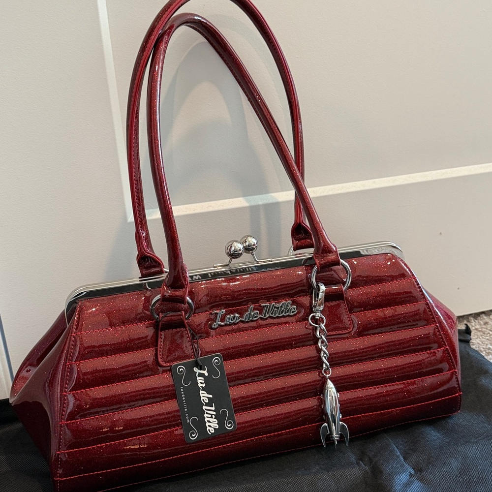Lux de Ville Red Rum Sparkle Viva Kiss Lock Purse